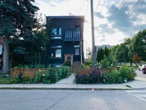 别墅 Bungalow 3 Bedrooms Space Share Toronto Canada 加拿大