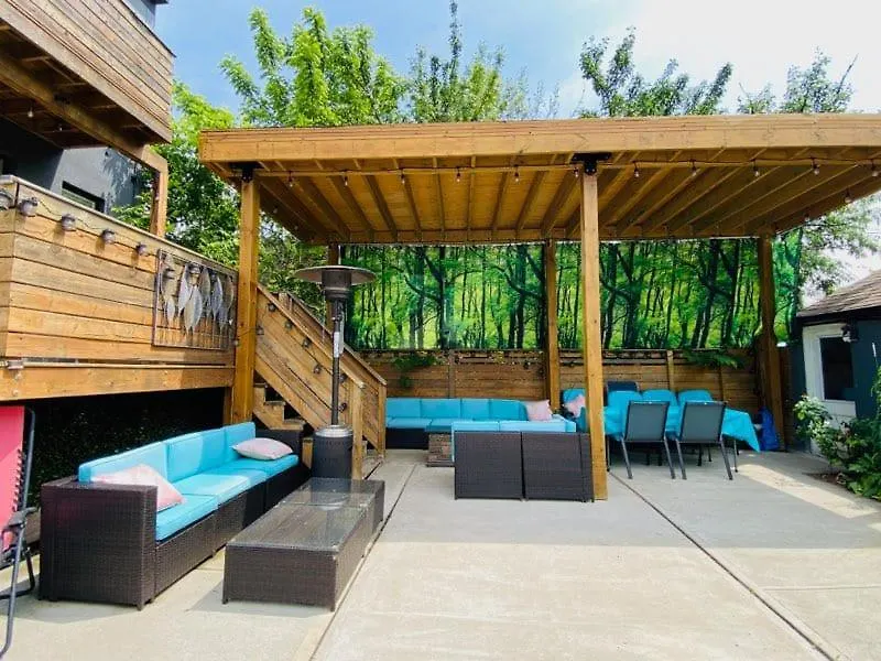 Bungalow 3 Bedrooms Space Share Toronto Canada Vila